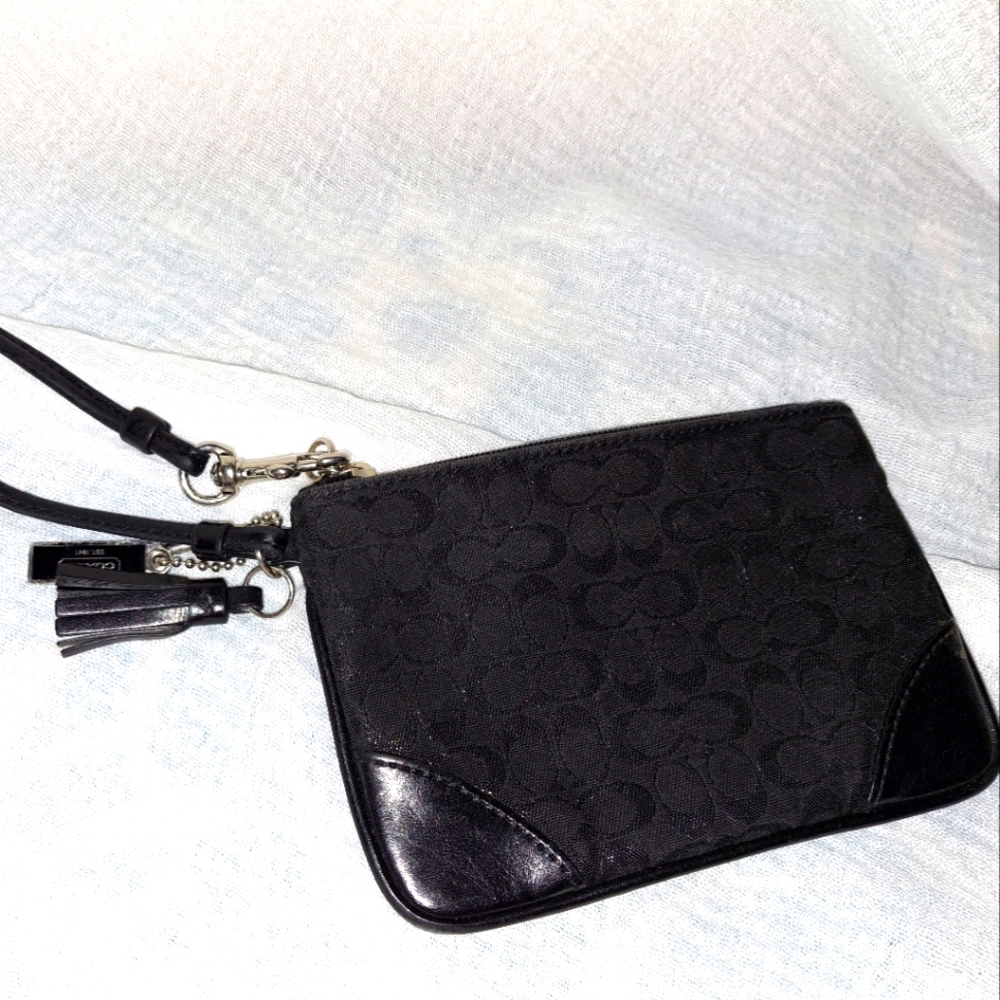 Wristlet
